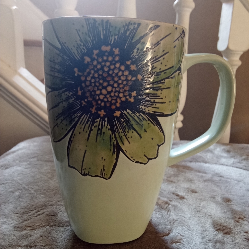Floral Mug Olive Green 16 Oz